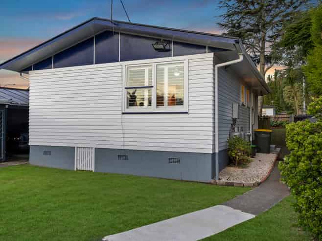 55 Captain Scott Road, Glen Eden