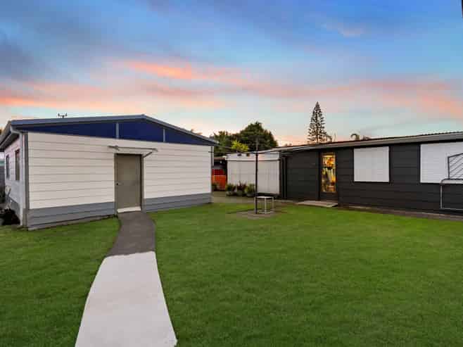 55 Captain Scott Road, Glen Eden