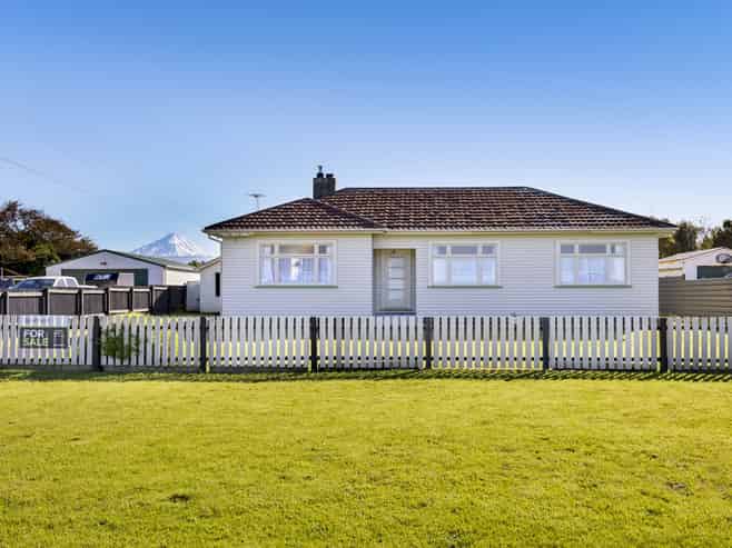 51 Terou Street, Manaia