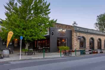 Olivers & The Lord Clyde – Clyde, Central Otago