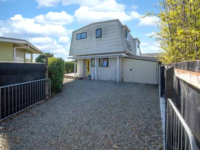 2/2 Nikau Street, Stoke