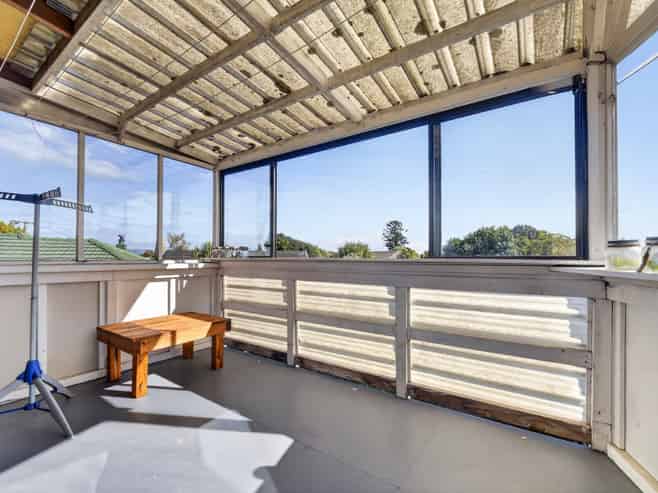 2/2 Nikau Street, Stoke