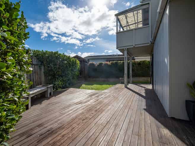 2/2 Nikau Street, Stoke