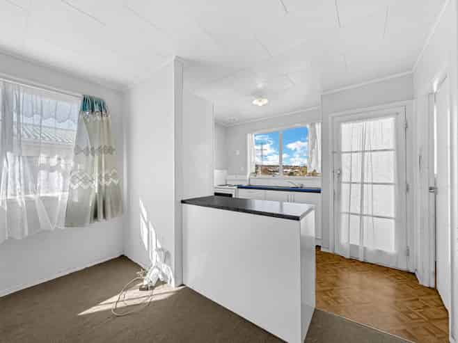 93 Flat Bush Road, Clover Park