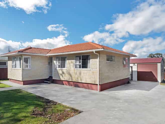 93 Flat Bush Road, Clover Park