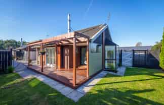 2/49 Sarabande Avenue, Redwood