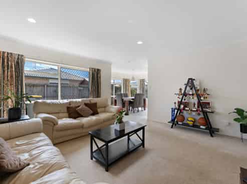 1/64 Riverside Road, Orewa