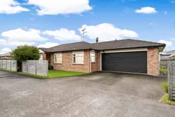 1/64 Riverside Road, Orewa