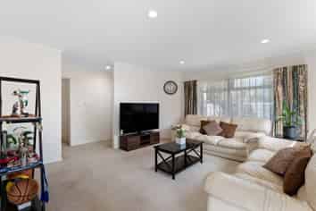 1/64 Riverside Road, Orewa