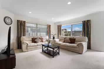 1/64 Riverside Road, Orewa