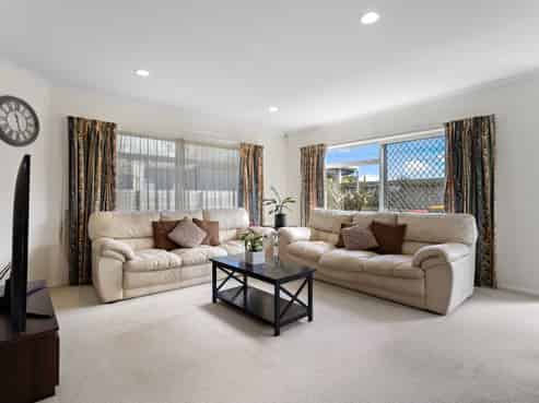 1/64 Riverside Road, Orewa