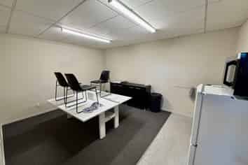 High-Profile Showroom & Warehouse