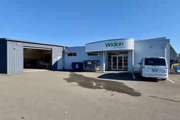 High-Profile Showroom & Warehouse