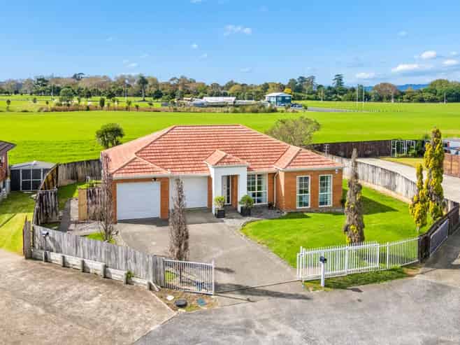 64 Glenveagh Park Drive, Weymouth