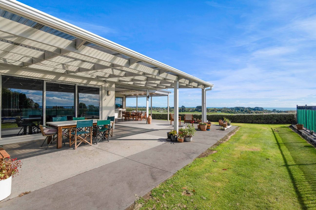 Lifestyle living, sea views & income potential - Vaade 3