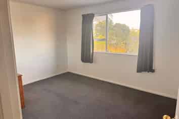 5 Tesla Place , Totara Vale