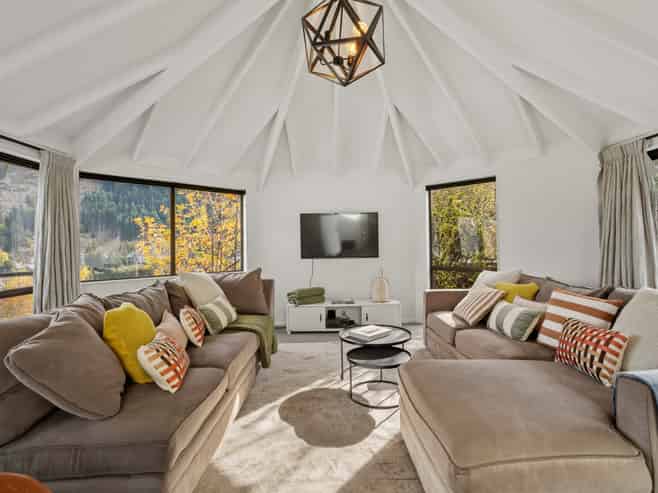 13 Malaghan Street, Queenstown