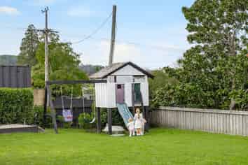 24 Maude Street, Riverhead