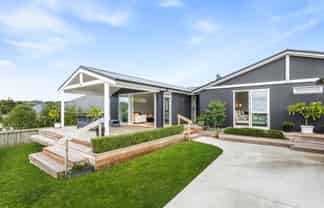 24 Maude Street, Riverhead