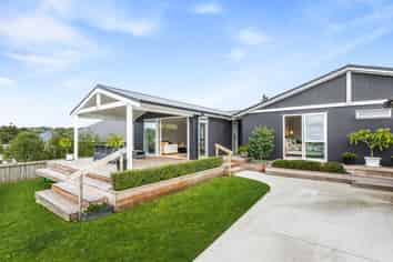 24 Maude Street, Riverhead