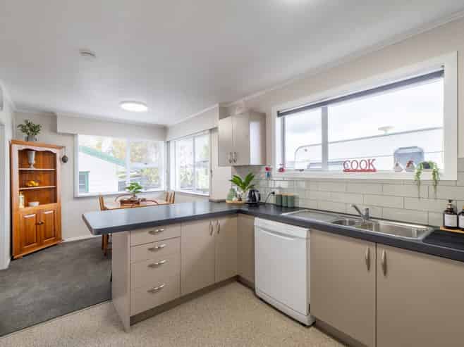 45 Edinburgh Crescent, Waikiwi