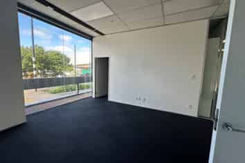 Fully Fitted Central Manukau Tenancy 