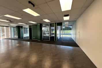 Fully Fitted Central Manukau Tenancy 
