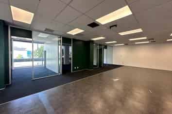 Fully Fitted Central Manukau Tenancy 