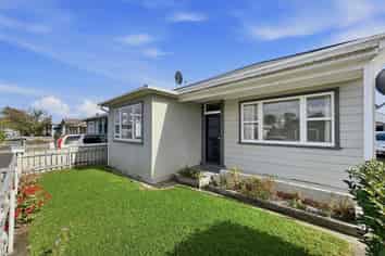 21 Edgeware Road, Palmerston North Central