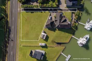 157 South Highway West, Whitianga