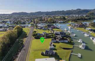 157 South Highway West, Whitianga