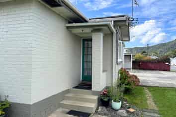 2/6 Dinniss Avenue, Regent