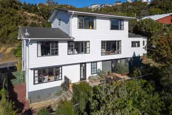 4 Parklands Drive, Karori