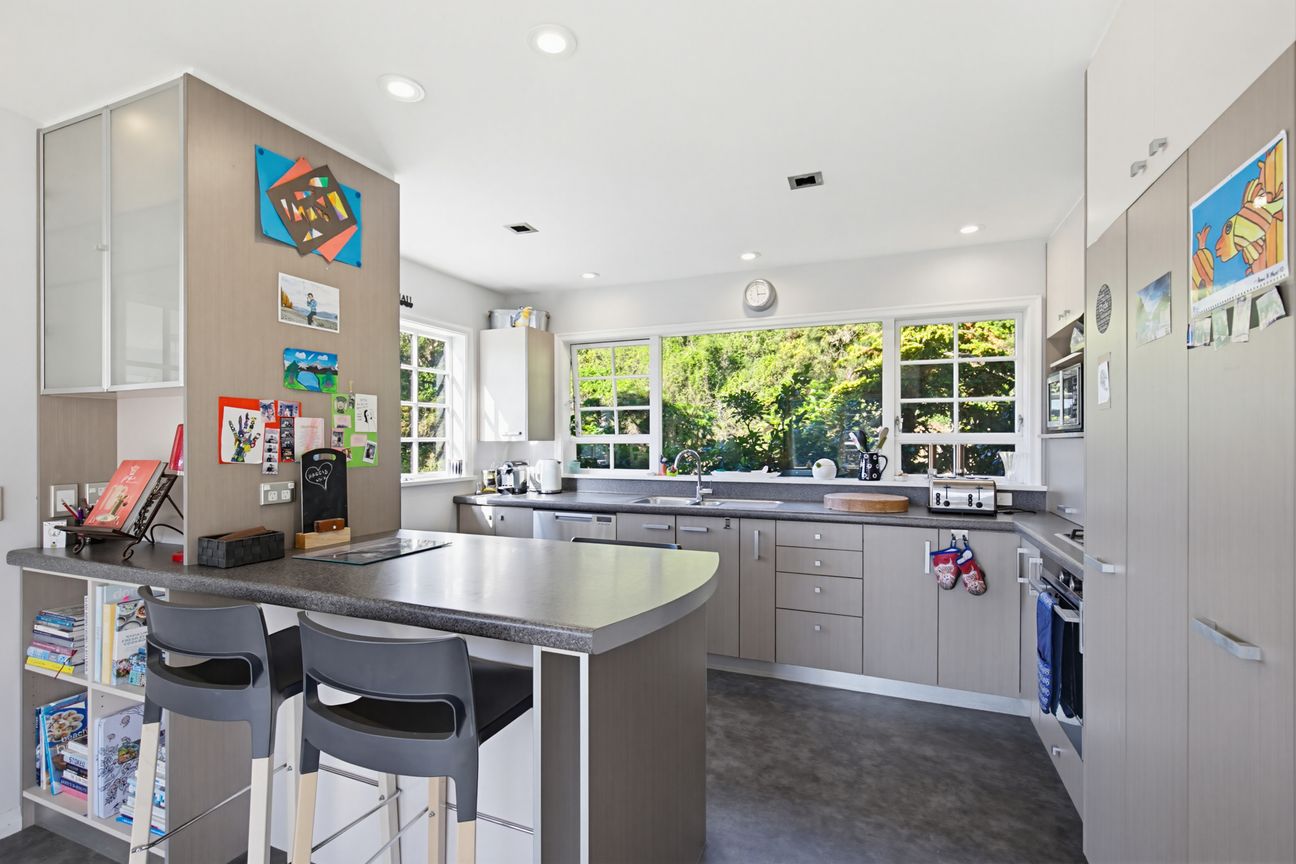 House in Wellington, Karori West, Karori - More