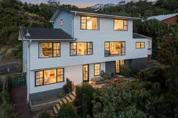 4 Parklands Drive, Karori