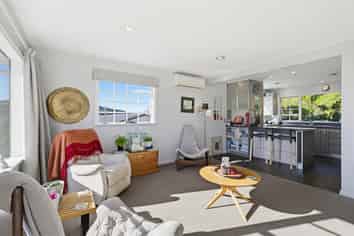 4 Parklands Drive, Karori