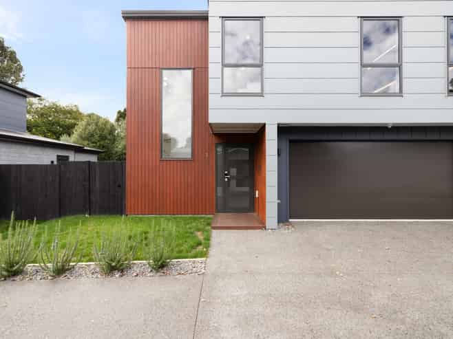 2/1082 River Road, Queenwood
