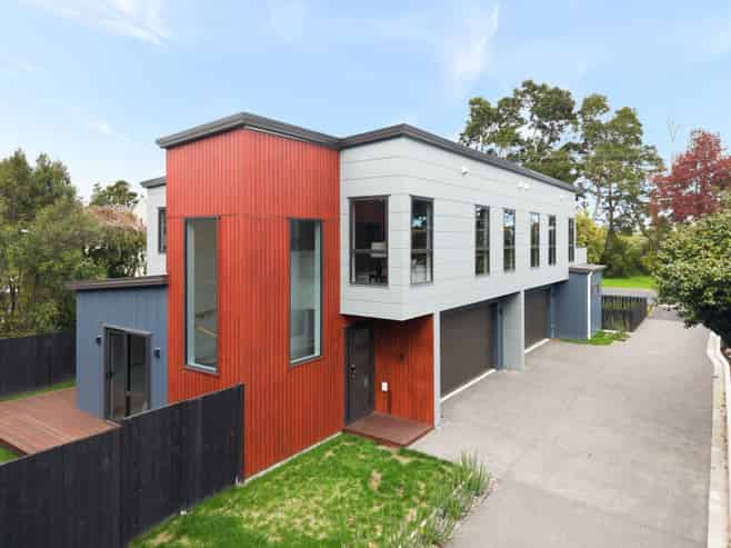 2/1082 River Road, Queenwood