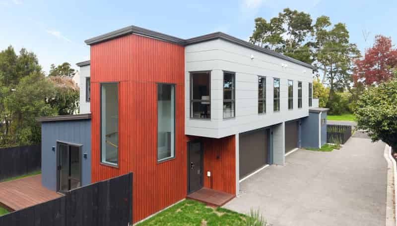 2/1082 River Road, Queenwood