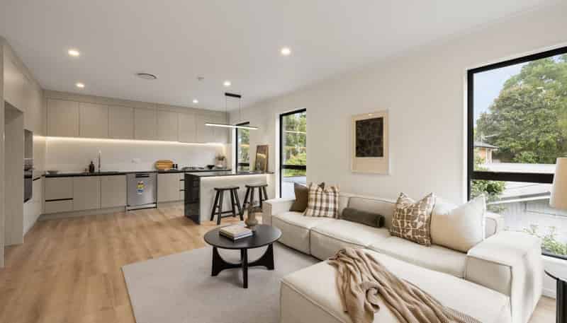 2/1082 River Road, Queenwood