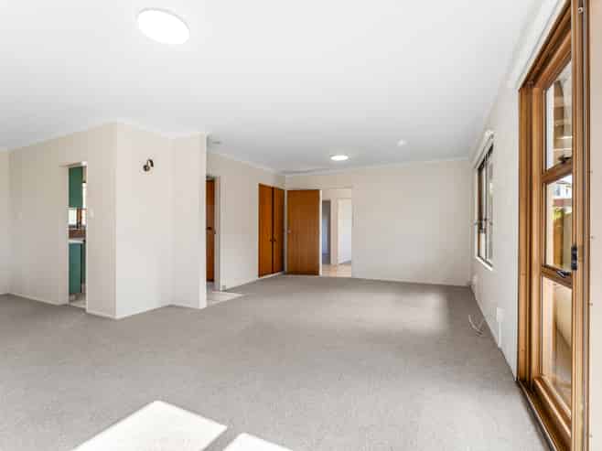 6 Quo Vadis Place, Red Beach