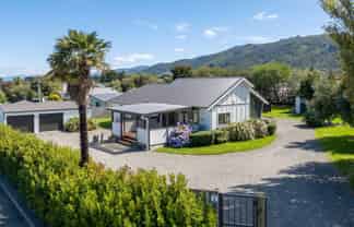 2 Orion Way, Featherston