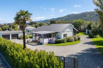2 Orion Way, Featherston
