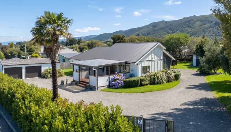 2 Orion Way, Featherston