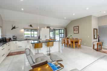 2 Orion Way, Featherston