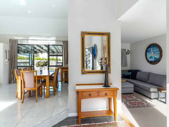 2 Orion Way, Featherston