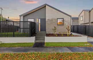 1/93 Wildberry Street, Woolston