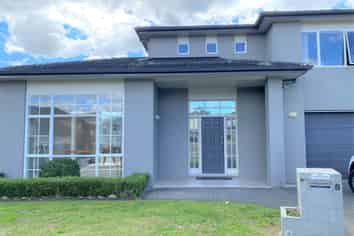 8 Briar Vale Place, Flat Bush