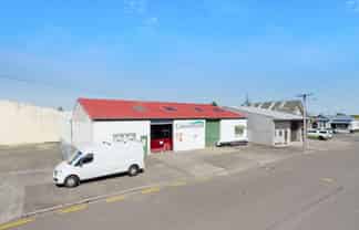 Convenient Workshop/Warehouse 