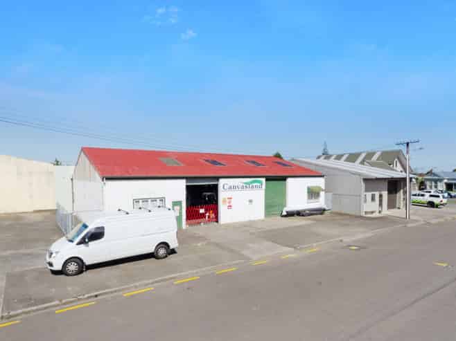 Convenient Workshop/Warehouse 